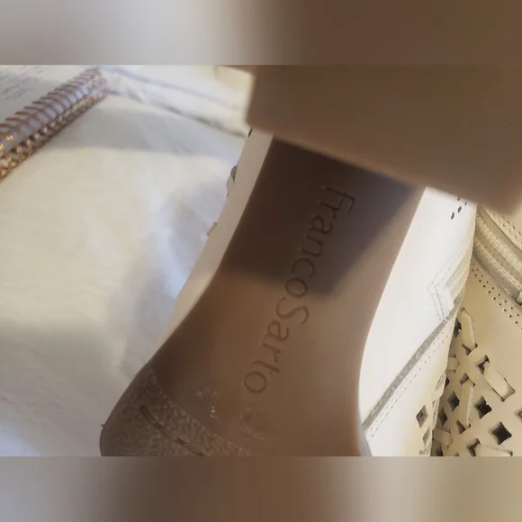 NEW FRANCO SARTO BEIGE BOOTIES SIZE 8.5 - Picture 10 of 10